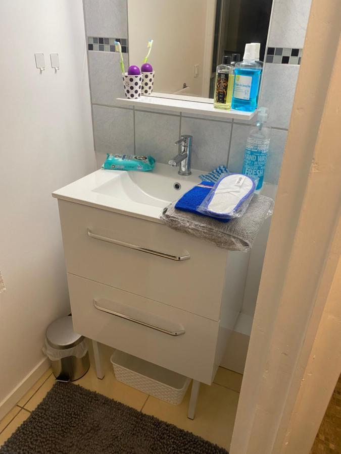 Appartement Paris Sud-porte De Mignon T2 250 M De Paris *
