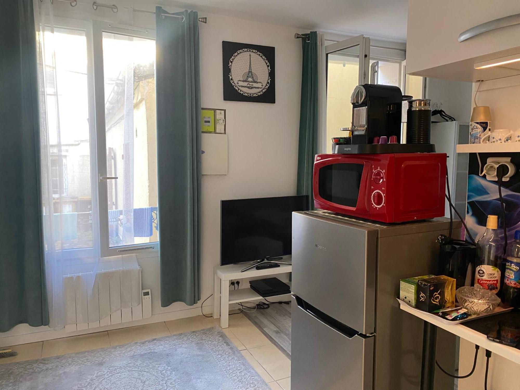 Apartment Paris Sud-porte De Mignon T2 250 M De Paris *